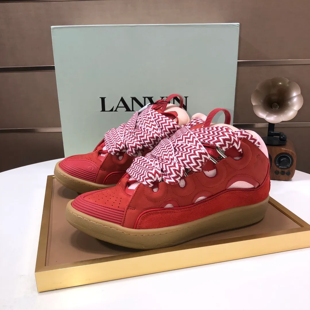 Men's men's shoes💰820💰[LANVIN] The latest lace-up fashionable casual couple sneakers, high-quality CLAY couple series‼ ️ The latest trendy products of the season 🌈Many bloggers have planted grass and purchased the original open-mold customization. The upper and outsole are sewn with mark threads without edge sealing. A variety of material splicing combination design. Very versatile for fashionable and casual wear. Comfortable on the feet. Self-recommended. Upper cowhide + cow suede + breathable mesh lining. Foot-padding cowhide. Exclusive original open-mold clear logo rubber outsole ⚠️Couple standard size 36-40 for women and 38-44 for men.